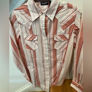 Wrangler pinstripe shirt. Women’s Sm